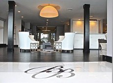 The Beauty Bar of Buckhead front entrance.